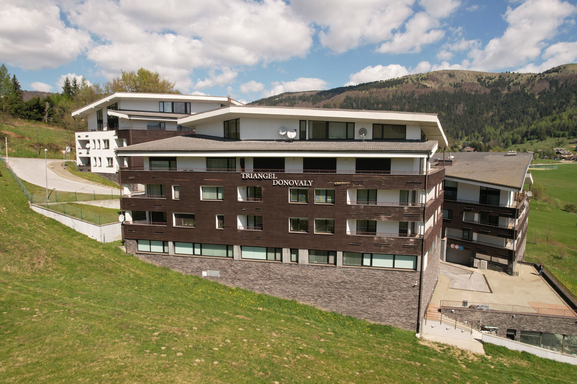 2- izbový byt + pivnica + garáž, Triangel, Donovaly