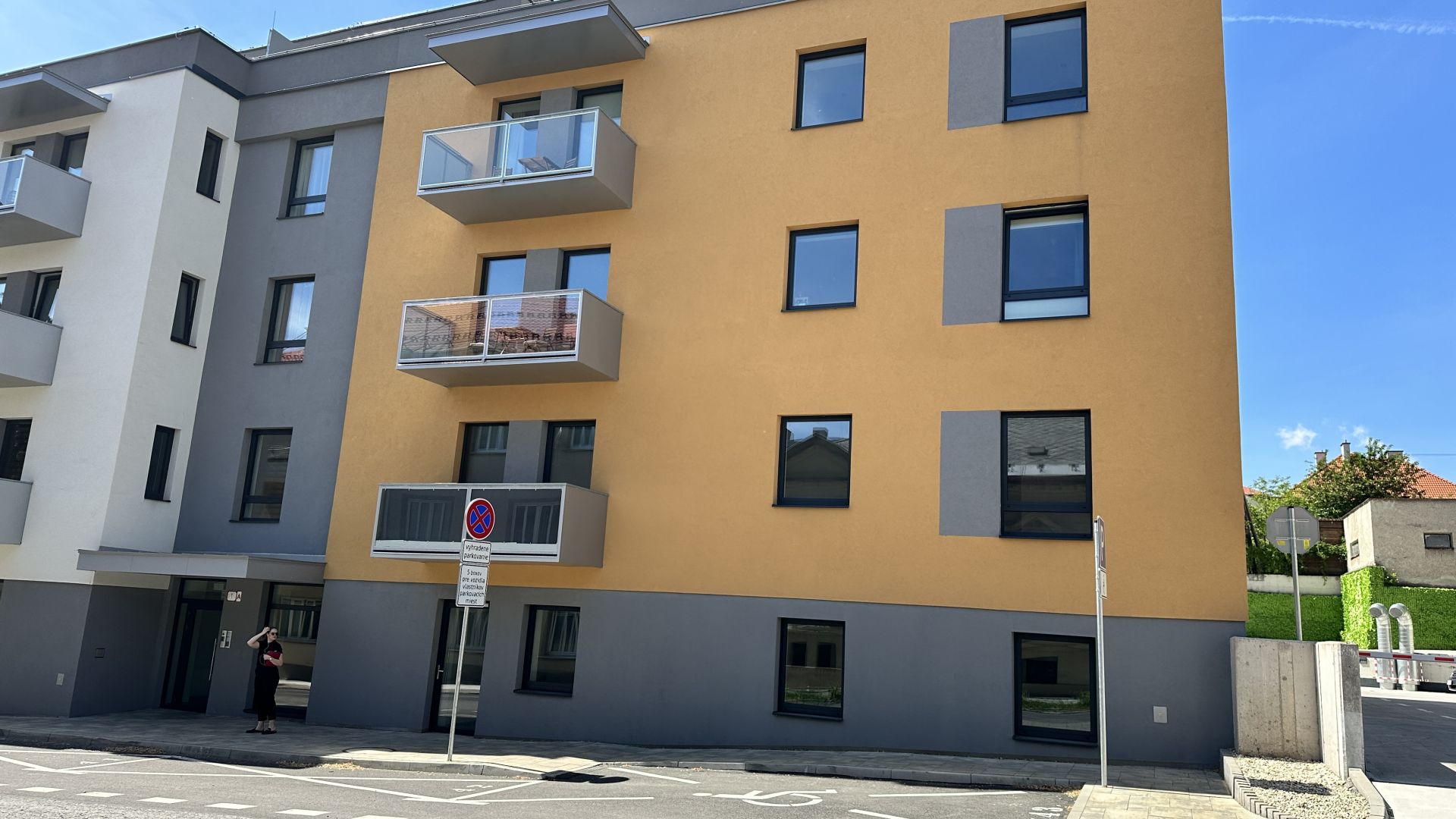 Obchodný priestor prístupný z ulice v centre mesta, novostavba