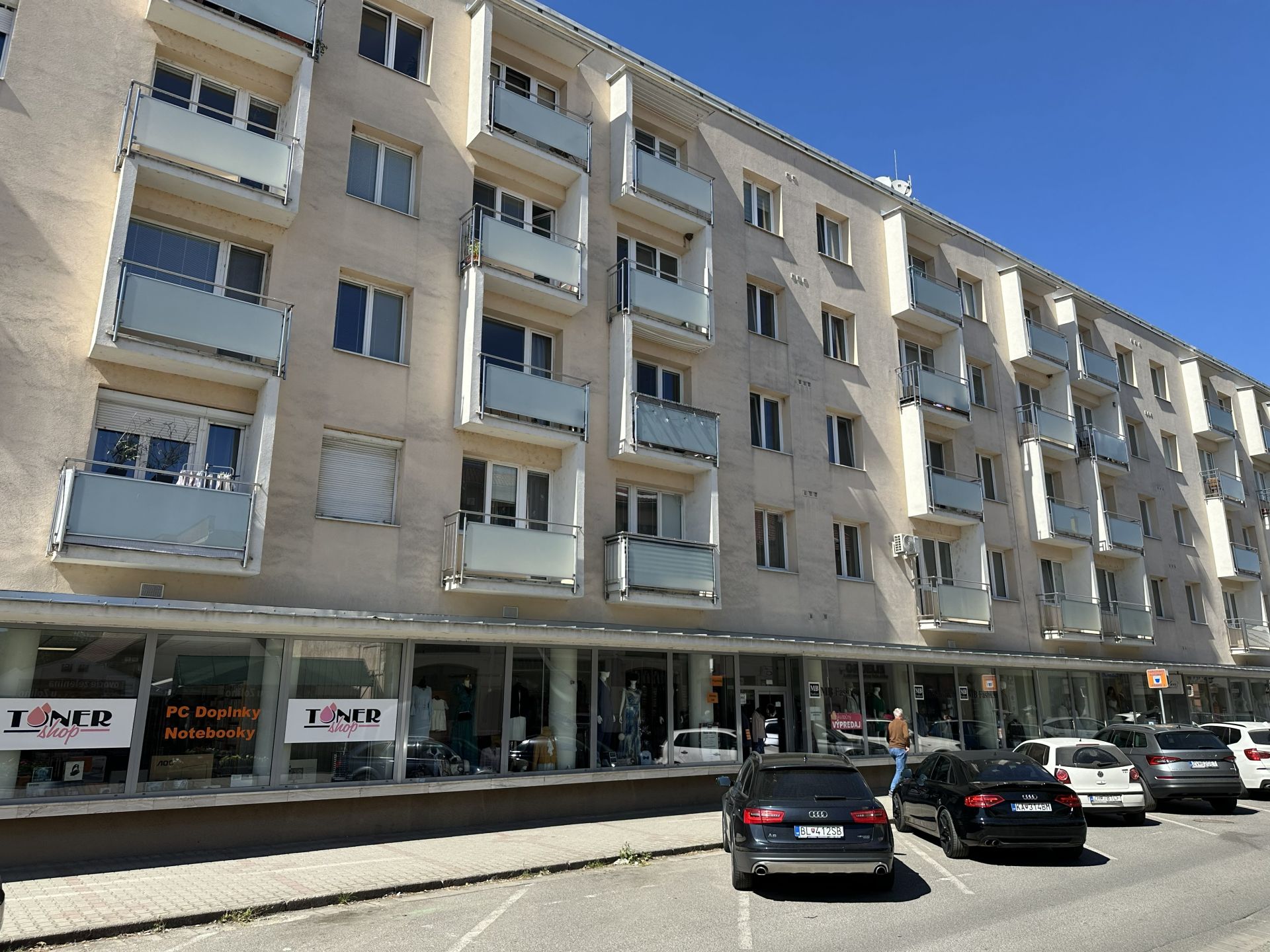 Veľký 3-izbový byt v centre Zvolena, kompletná rekonštrukcia, 79 m2