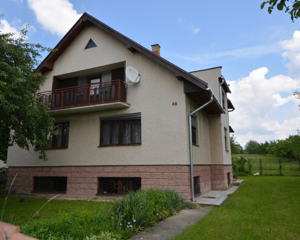 Rodinný dom v obci Kosorín, pozemok 2.420 m2
