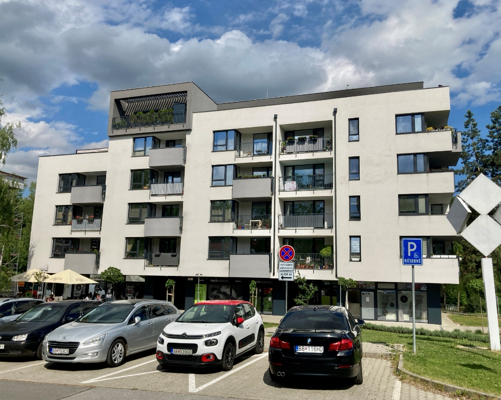 BÝVANIE NA DRUŽBY - 23 bytov a 4 nebytové priestory